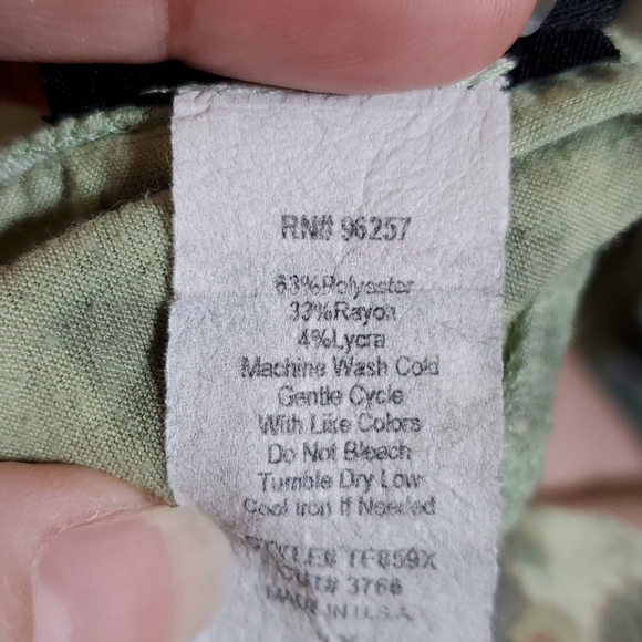 Boho Flutter Sleeve Floral Top Green/Brick Red 1X - Picture 4 of 4